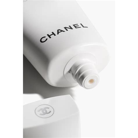 chanel cleanser le blanc|chanel le blanc whitening skincare.